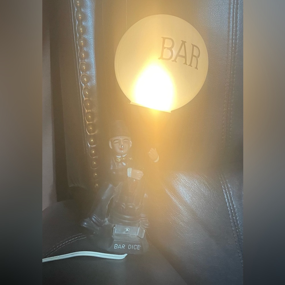Lot 149: Vintage 1960's Drunk Chadwick & Lamp Post Japan Bar Light WORKS